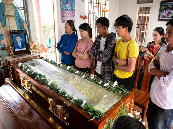 Thương tâm hoàn cảnh nam sinh đuối nước khi lao ra biển cứu 4 nữ sinh: Bố tai biến, mẹ đau ốm triền miên, anh trai cũng mất vì đuối nước 10 năm trước
