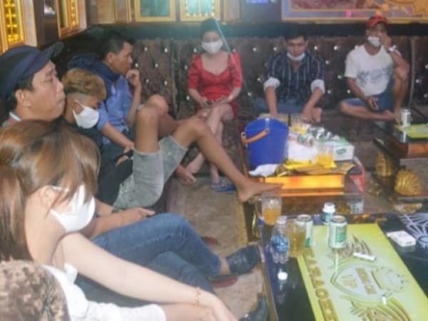 Bến Tre phát hiện “ổ ma túy” trong quán karaoke đông nhất từ trước đến nay
