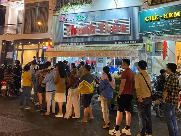Bi kịch du lịch Đà Lạt giữa mùa nghỉ lễ: Tôi bị tụt huyết áp vì xếp hàng đợi ăn... ly kem bơ!