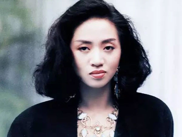 'Bà mẹ hút máu' của diva quá cố Mai Diễm Phương nhập viện ở tuổi 97, con trai cả mất tăm mất tích