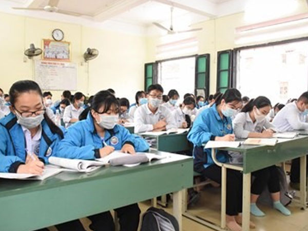 Dịch Covid-19 diễn biến phức tạp, TP.HCM ra thông báo khẩn cho học sinh và giáo viên