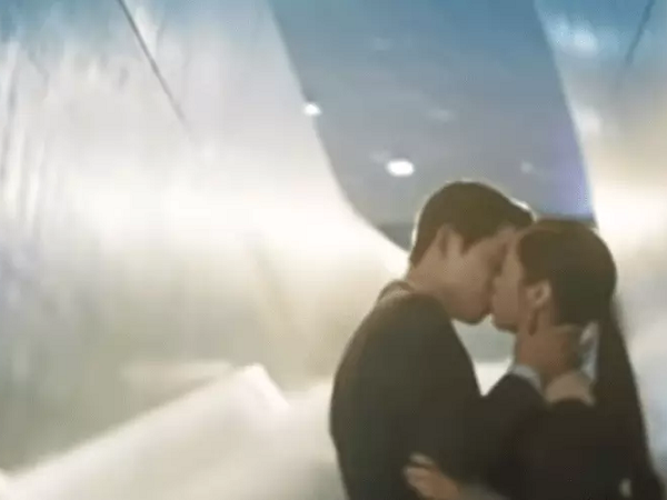 Song Joong Ki gây bão cực mạnh với nụ hôn trao cho 'người yêu' nhưng vẫn gây ức chế trong tập cuối Vincenzo