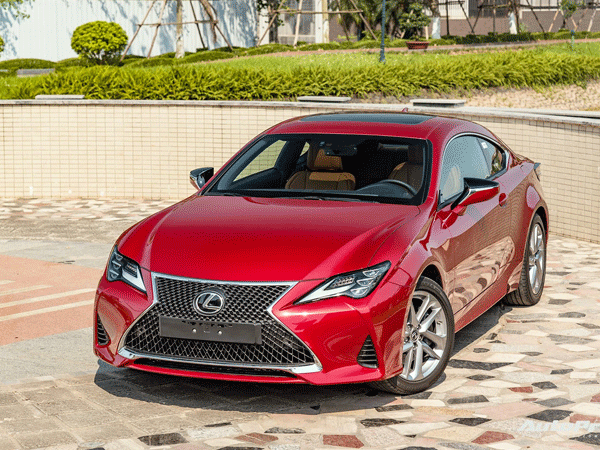 Lexus RC 300 biến mất khỏi danh mục sản phẩm, có thể dọn đường đón bản mới và cả LC 500 'chơi hơn' sắp về Việt Nam