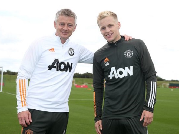MU quyết định bất ngờ về tương lai Van de Beek