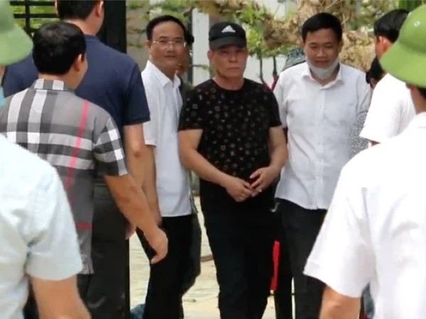 Nguyên nhân vụ chủ nhà bắn chết 2 người trước cổng: Mâu thuẫn chuyện sang tên bìa đất