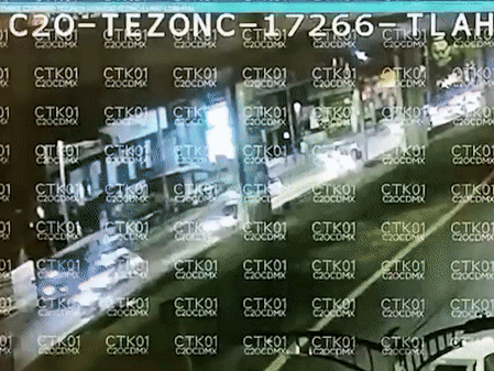 Video: Kinh hoàng cảnh cầu vượt đột ngột đổ sập, cả toa tàu đang chạy rơi xuống khiến nhiều người tử vong