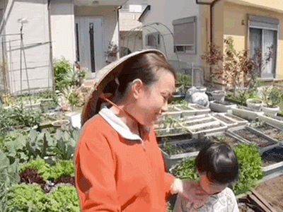 Quỳnh Trần JP tiếp tục gây tranh cãi vì nhắc bé Sa 'chào cô chú' giữa trời nắng gắt, netizen có đang 'khó tính' quá chăng?