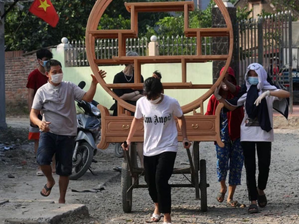 Hà Nội: Bên trong thôn Lỗ Giao nơi cách ly hơn 2.000 người dân, mọi quy định về phòng dịch được thực hiện nghiêm ngặt