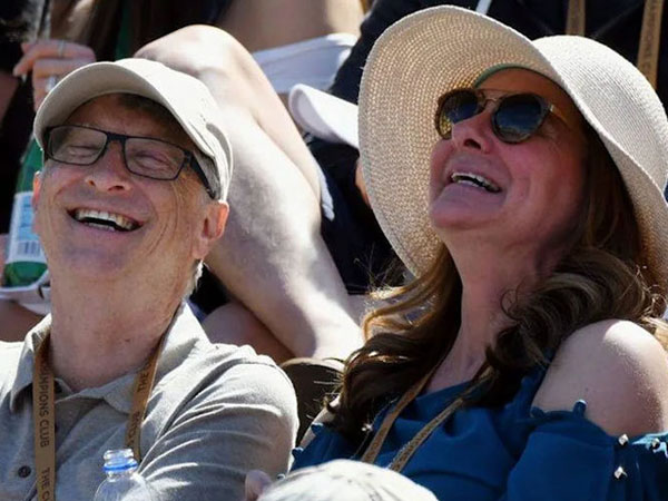 Những khoảnh khắc 'cùng nhau đi khắp thế gian' của vợ chồng Bill Gates