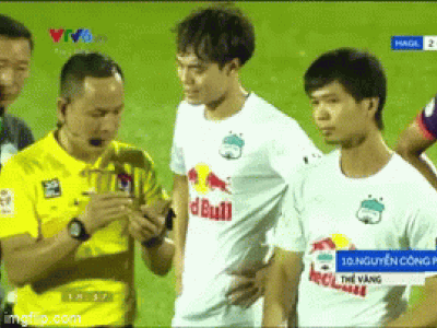 Công Phượng 'hỗn' với trọng tài, HAGL bị VPF nhắc nhở