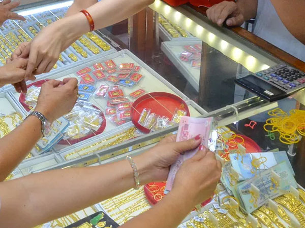Giá vàng hôm nay 5-5: Lại giảm sốc khi Mỹ có thể tăng lãi suất cơ bản