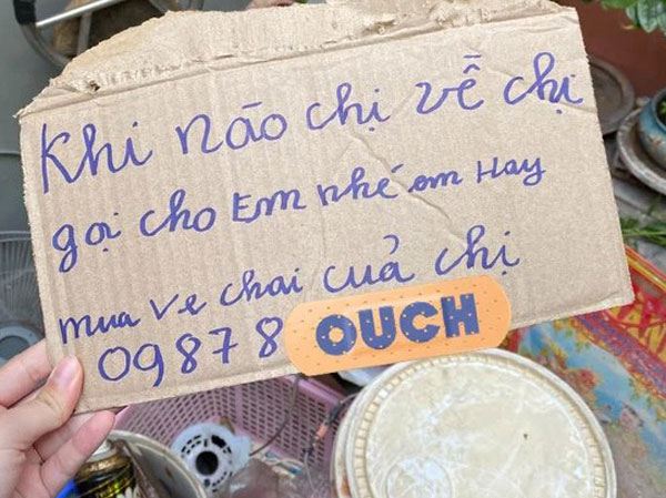 Mảnh bìa của chị mua ve chai gửi cho chủ nhà, đọc kỹ dòng chữ ai cũng phải trầm trồ