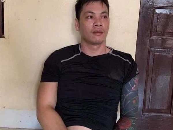 Vụ con nghi ngáo đá cứa cổ mẹ: Nghi phạm bóp cổ, đánh đập mẹ thường xuyên