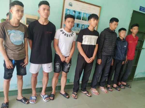 Nhanh chóng bắt các đối tượng dùng dao hỗn chiến tại quán trà sữa
