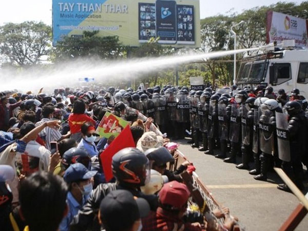 Hơn 200 tổ chức phi chính phủ kêu gọi Liên Hợp Quốc cấm vận vũ khí Myanmar