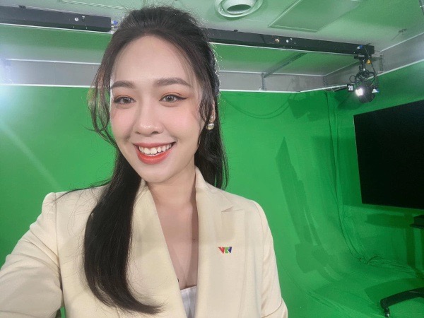 Nữ BTV tiết lộ từng bị đồng nghiệp gièm pha: 'Sao mấy đứa đi thi Hoa hậu về cứ muốn vào VTV làm thế nhờ?'