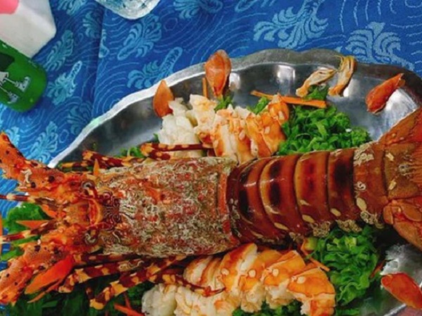 Xử phạt nhà hàng hải sản ở Nha Trang vì bán 3,5 triệu đồng/kg tôm hùm