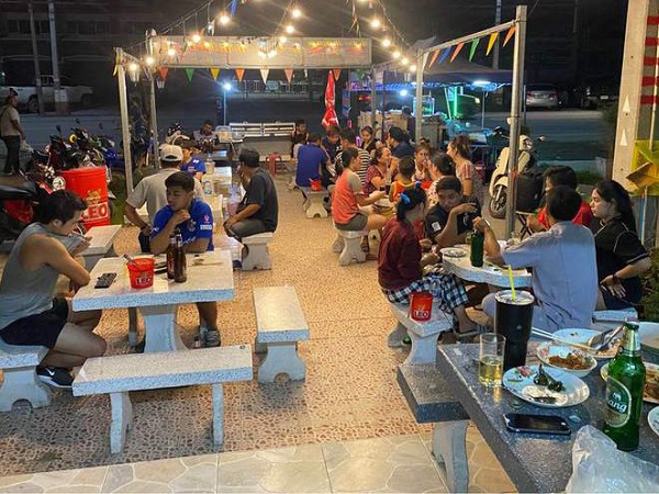 Bỏ 500 triệu mở quán bia, một năm tan hoang phải giải tán vội