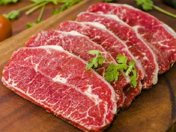 Bị sốt xuất huyết có được ăn thịt bò, uống sữa không?