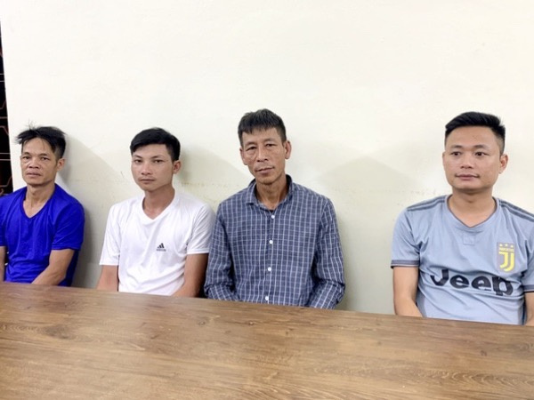 Người Trung Quốc nhập cảnh trái phép trốn trong cốp xe, hóa trang thành ngư dân