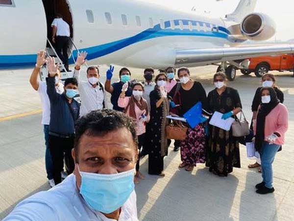 CEO tiết lộ gây sốc về những chuyến bay trốn dịch ở Ấn Độ: Thuê một chuyến bằng cả năm đi làm nhưng vẫn rẻ hơn 2 tuần nằm viện