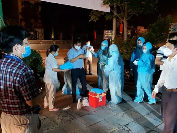 Lịch trình dày đặc của ca dương tính SARS-CoV-2 trong cộng đồng đầu tiên ở Nghệ An