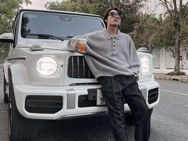 Sơn Tùng gây choáng khi mới tậu xế hộp hơn chục tỷ, tạo dáng khoe xe chuẩn 'bên ngoài đẹp trai bên trong nhiều tiền'