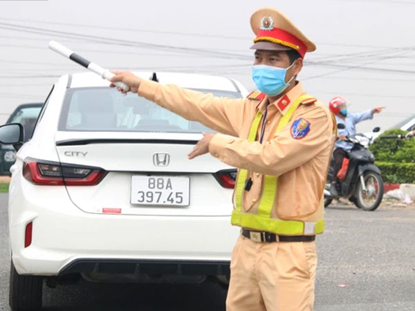 Vĩnh Phúc: Lập chốt kiểm soát gắt gao, nhiều người và phương tiện không được vào thành phố sau quyết định cách ly