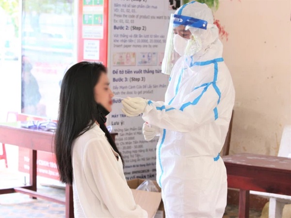 Quảng Nam có thêm 1 ca dương tính SARS-CoV-2, là nhân viên thẩm mỹ viện ở Đà Nẵng, đã đi nhiều nơi, tiếp xúc nhiều người