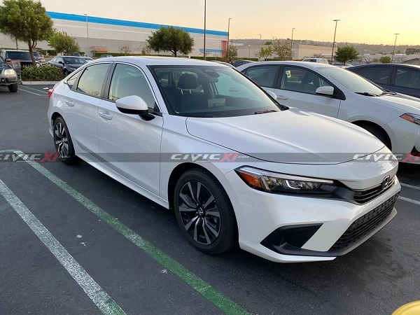 Lộ diện Honda Civic 2022 ngoài đời thực, tinh giản hơn so với thế hệ trước
