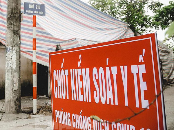 Phong tỏa nơi ở của nhân viên y tế mắc COVID -19 tại Đông Anh