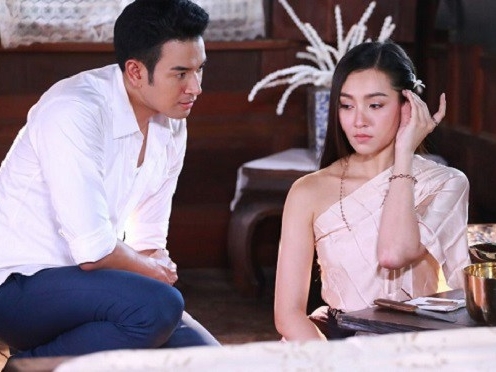 Còn thiếu 40 triệu tiền viện phí nên tôi gọi điện nhờ chồng đóng giúp, ngờ đâu anh đến viện nhưng chẳng mang theo đồng nào
