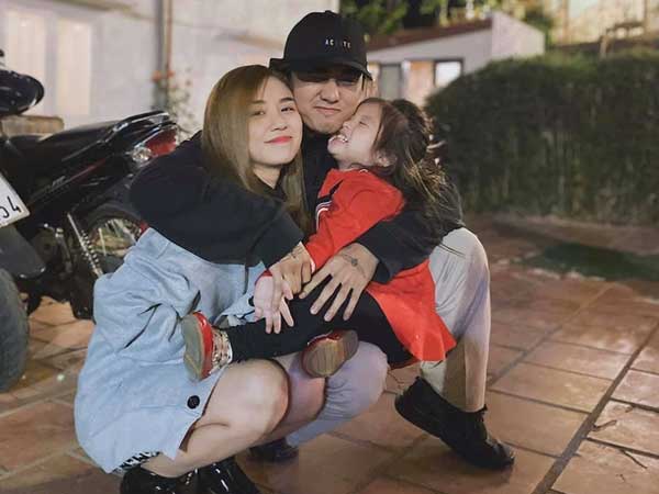 Sau khi công khai yêu Đạt G, Cindy Lư ẩn ý không quan trọng chuyện vật chất
