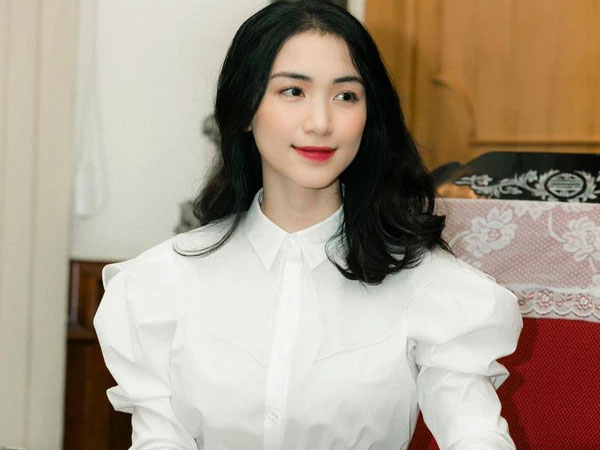 Hoà Minzy ủng hộ 100 triệu đồng cho quê nhà Bắc Ninh giữa tâm bão Covid-19