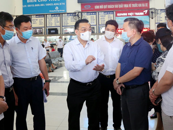 Chủ tịch Hà Nội chỉ ra 3 nguy cơ khiến dịch bệnh lây lan trên địa bàn