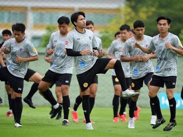 Cầu thủ Thái dính COVID-19, HLV Nishino tính lập đội mới dự vòng loại World Cup