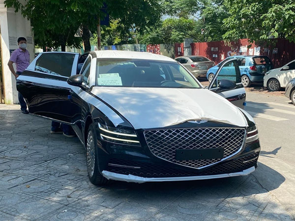 Thêm Genesis G80 2021 về Việt Nam: Mâm 'kín cổng cao tường' như Maybach, tờ giấy trên kính lái tiết lộ nguồn gốc thực sự