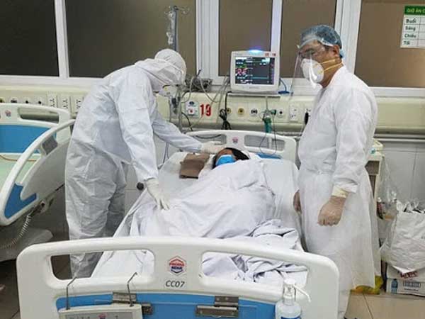 1 bệnh nhân Covid-19 phải chạy ECMO, 9 ca đang chuyển biến nặng, 26 ca tiên lượng nặng