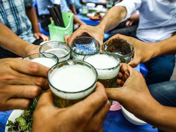 Hoả tốc: Hà Nội dừng quán bia hơi, chợ cóc để phòng chống dịch Covid-19