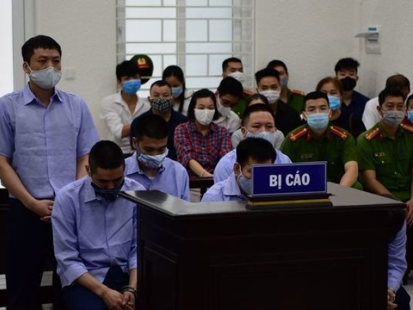 Cựu thanh tra giao thông Hà Nội khai, nhận hối lộ vì 'hoàn cảnh xô đẩy'