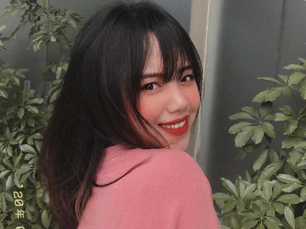 Tìm ra chủ nhân giọng nói 'Bộ Y tế đề nghị người dân đeo khẩu trang' trong điện thoại, ngoài đời xinh quá trời