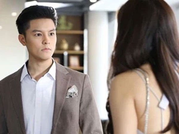 Vừa thấy cô thư kí mới của sếp, tôi tái mặt hoảng sợ vì những chuyện xảy ra cách đây 8 năm