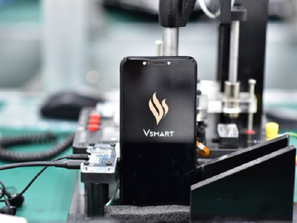 Đóng mảng tivi và điện thoại, nhưng VinSmart vẫn sẽ gia công cho đối tác, sản xuất smartphone xuất ra thế giới