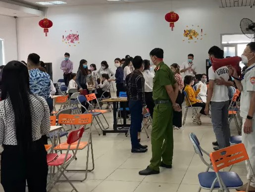 Hơn 100 khách hàng, nhân viên công ty kinh doanh đa cấp tụ tập giữa dịch Covid-19, bất chấp lệnh cấm ở Đà Nẵng