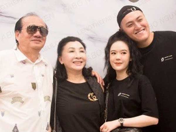 Con dâu ông trùm điện tử Sài Gòn lần đầu tiên hé lộ mối quan hệ nhà chồng - nàng dâu hào môn