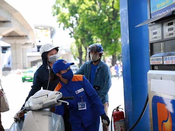 Xăng dầu đồng loạt tăng giá, hướng đến mốc 20.000 đồng/lít