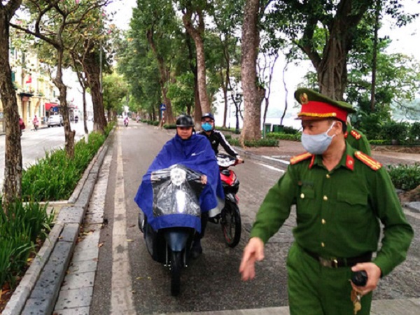 Hà Nội: Xử phạt hơn 3 tỷ đồng những người không đeo khẩu trang