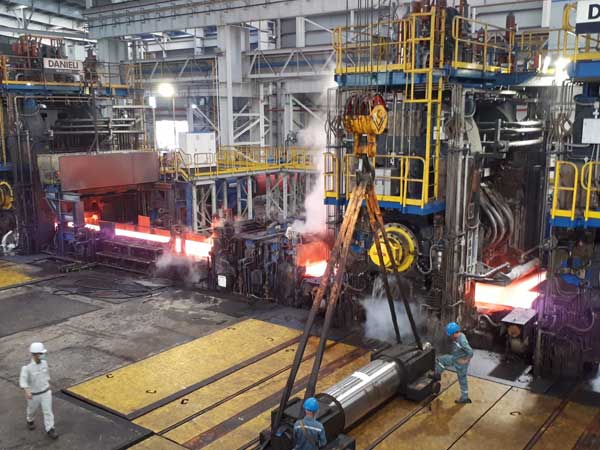 Giá tăng chóng mặt: DN thép tưởng ăn to lại đang lo sốt vó