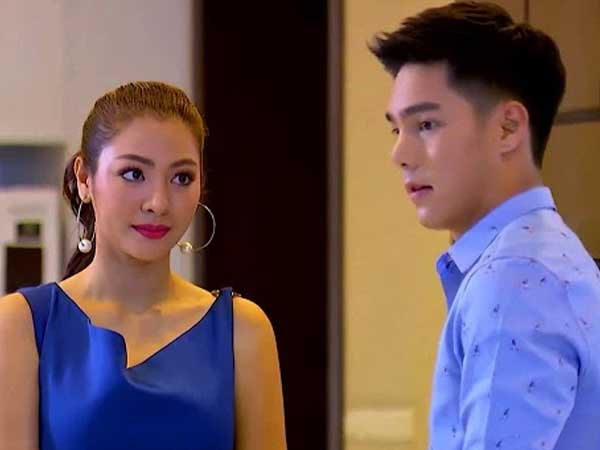 Tình cờ gặp vợ cũ đang trông xe, chồng thương tình cho 1 triệu, ai ngờ màn trùng phùng 3 năm sau lại khác biệt một trời một vực
