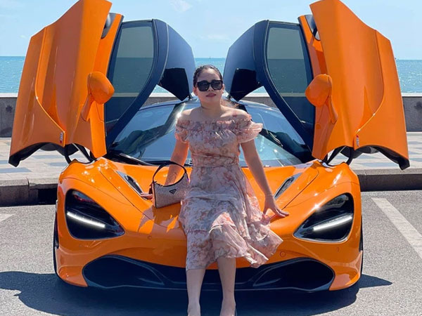 Sau Ferrari F8 Tributo, cô gái Phú Yên tiếp tục bổ sung McLaren 720S vào bộ sưu tập xe hàng chục tỷ đồng